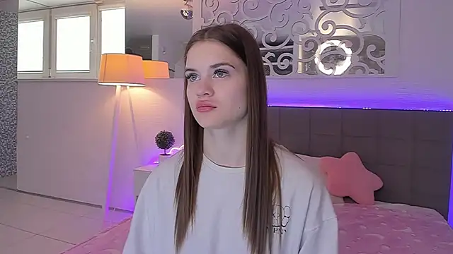 LuisaClover online show from 04.30.26
