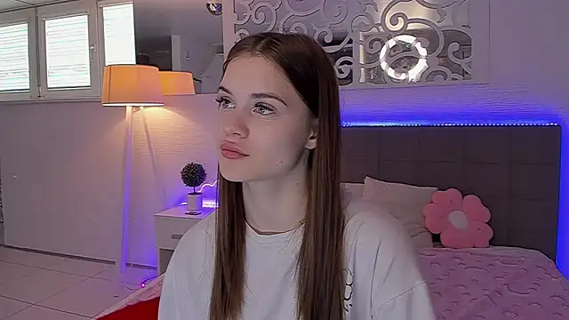 LuisaClover online show from 05.03.26