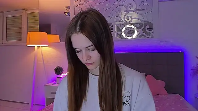 LuisaClover online show from 05.14.26
