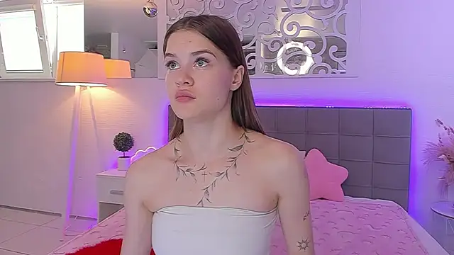 LuisaClover online show from 06.07.26