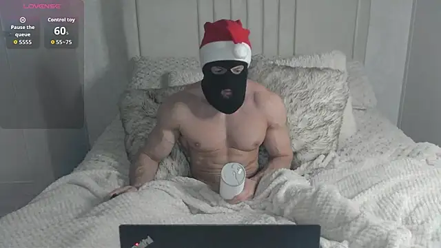 Snapshot of Masked_Bull38_Uk chatting on 12.23.25 Masked Bull38 Uk online show from 12.23.25