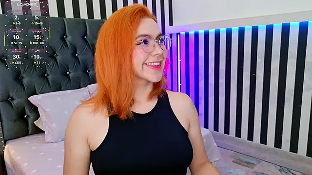 sussiestrawberry online show from 10.30.25