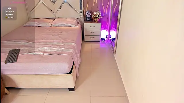 iam nicolle online show from 11.08.25