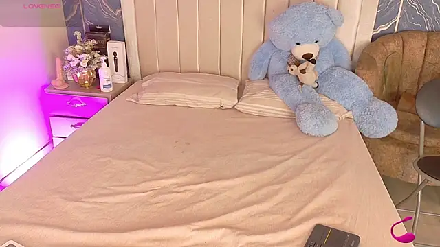 iam nicolle online show from 11.20.25