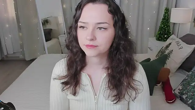 Snapshot of Camilla_Rowen chatting on 12.18.25 Camilla Rowen online show from 12.18.25