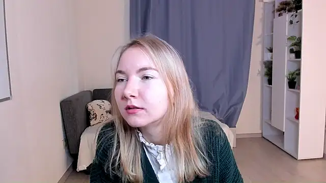 Snapshot of CathyHeximer chatting on 11.11.25 CathyHeximer online show from 11.11.25