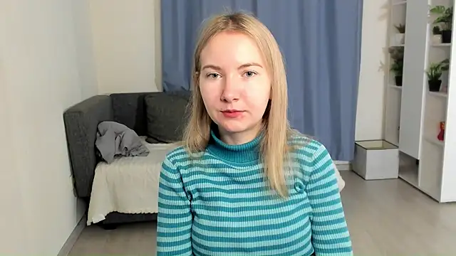 Snapshot of CathyHeximer chatting on 11.18.25 CathyHeximer online show from 11.18.25