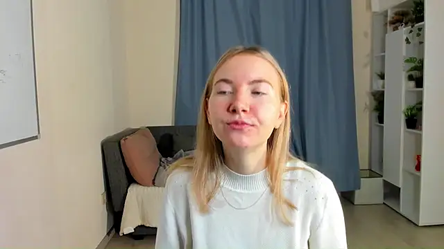 Snapshot of CathyHeximer chatting on 11.20.25 CathyHeximer online show from 11.20.25