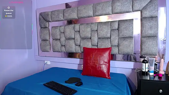 Gigi Scott  online show from 10.25.25