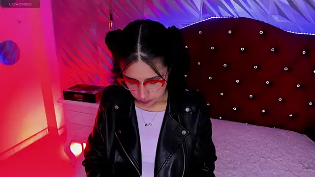 Roxanne Han online show from 04.24.26