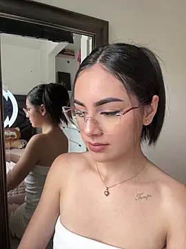 IslaCole online show from 01.05.26