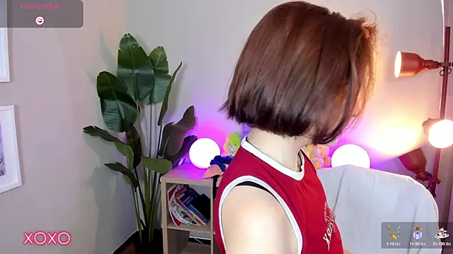 Snapshot of lexirouge__ chatting on 11.20.25 lexirouge online show from 11.20.25