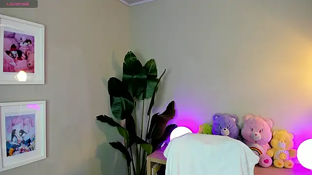 Snapshot of lexirouge__ chatting on 11.22.25 lexirouge online show from 11.22.25