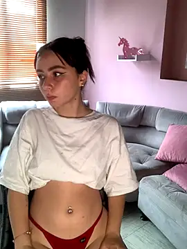 Snapshot of Nexxus_Pink chatting on 10.31.25 Nexxus Pink online show from 10.31.25