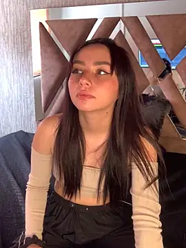 Snapshot of Nexxus_Pink chatting on 11.17.25 Nexxus Pink online show from 11.17.25