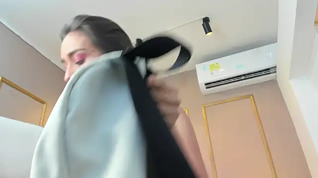 NahimiThompson online show from 11.10.25