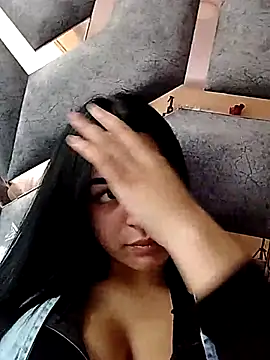 Snapshot of Nuvi_jonhs chatting on 11.06.25 Nuvi jonhs online show from 11.06.25