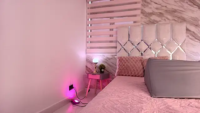 ellisrossi online show from 11.27.25