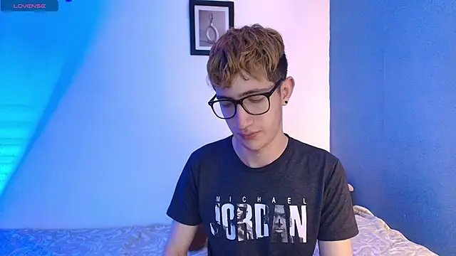 Snapshot of Erick_Taylor3 chatting on 06.06.26 Erick Taylor3 online show from 06.06.26