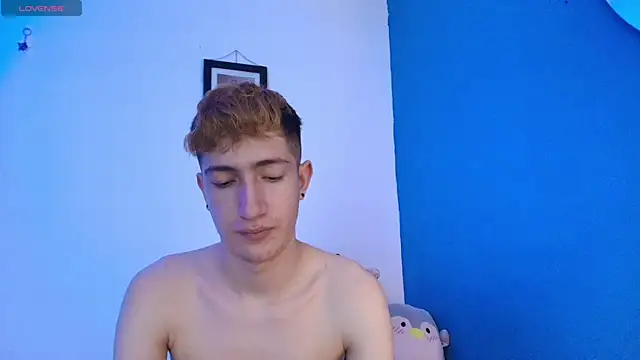Snapshot of Erick_Taylor3 chatting on 06.12.26 Erick Taylor3 online show from 06.12.26