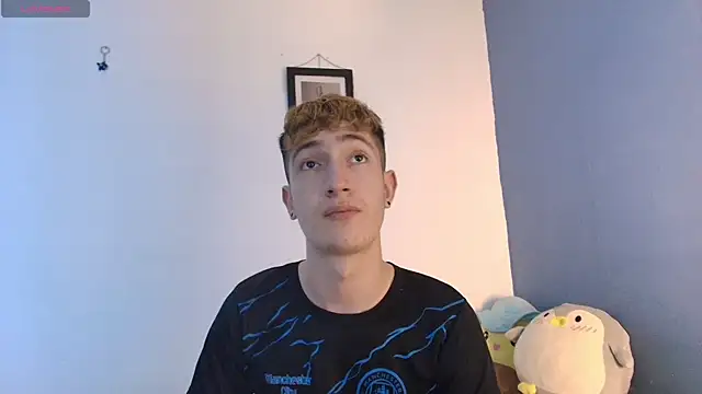 Snapshot of Erick_Taylor3 chatting on 06.14.26 Erick Taylor3 online show from 06.14.26