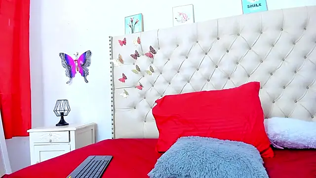 Snapshot of celena_wonder chatting on 12.14.25 celena wonder online show from 12.14.25