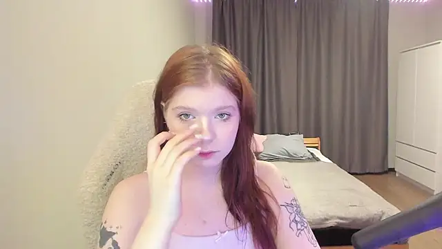 Snapshot of TenderTwos chatting on 11.18.25 TenderTwos online show from 11.18.25