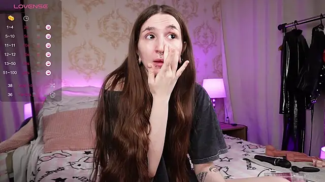 Snapshot of Wilder_Wein chatting on 11.28.25 Wilder Wein online show from 11.28.25