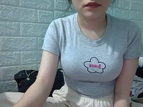 Snapshot of May2k2 chatting on 01.06.26 May2k2 online show from 01.06.26