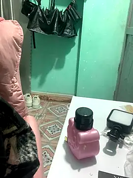 Snapshot of May2k2 chatting on 01.08.26 May2k2 online show from 01.08.26