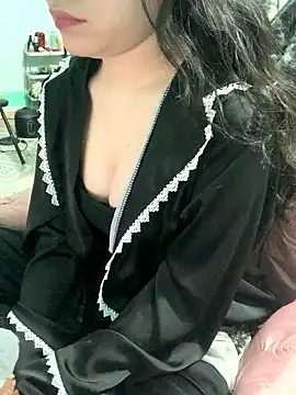 Snapshot of May2k2 chatting on 01.10.26 May2k2 online show from 01.10.26