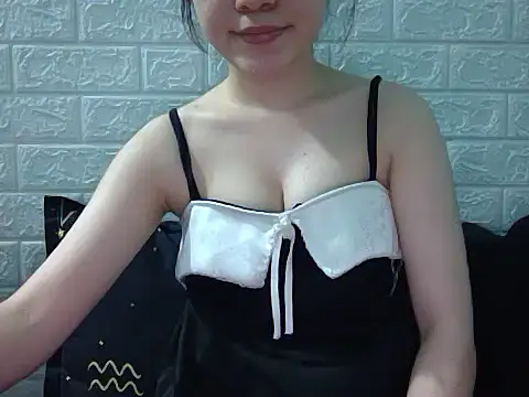 Snapshot of May2k2 chatting on 01.11.26 May2k2 online show from 01.11.26