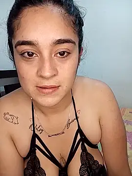 Snapshot of dess-3425 chatting on 10.29.25 dess-3425 online show from 10.29.25