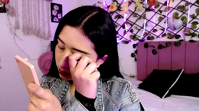 Snapshot of melissa__dolce chatting on 10.31.25 melissa dolce online show from 10.31.25