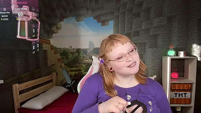 Snapshot of LottieReed chatting on 10.23.25 LottieReed online show from 10.23.25