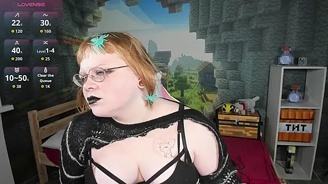 Snapshot of LottieReed chatting on 10.30.25 LottieReed online show from 10.30.25