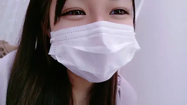 Snapshot of HIMEKAxx chatting on 11.14.25 HIMEKAxx online show from 11.14.25