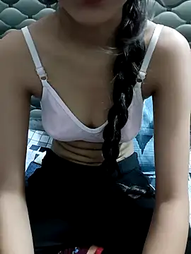 Amisha Lovely online show from 11.28.25