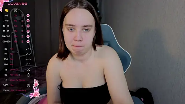 LunaDreeam online show from 12.15.25