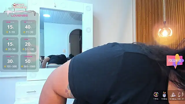 Snapshot of Hanna_curvy_ chatting on 11.26.25 Hanna curvy online show from 11.26.25