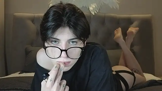 Oliver star boy  online show from 01.06.26