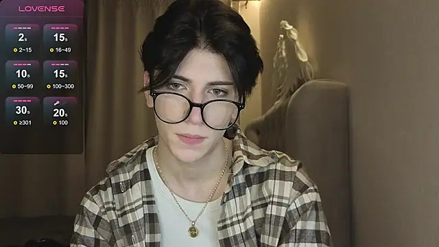 Oliver star boy  online show from 01.18.26