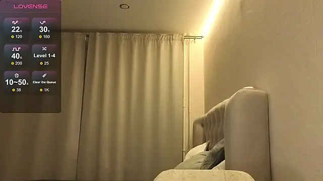 Oliver star boy  online show from 02.04.26