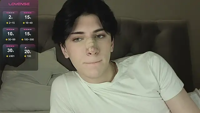 Oliver star boy  online show from 02.22.26