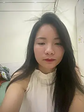Bee Yellow00 online show from 05.04.26