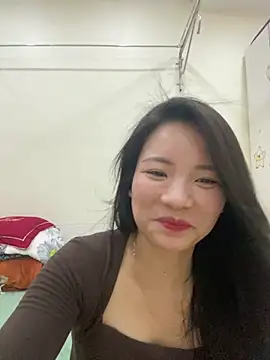 Bee Yellow00 online show from 05.07.26