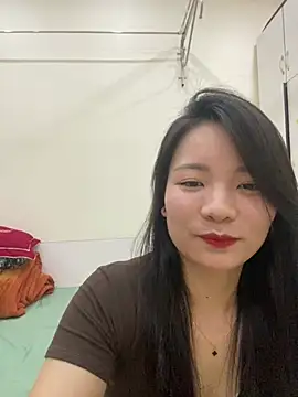Bee Yellow00 online show from 05.09.26