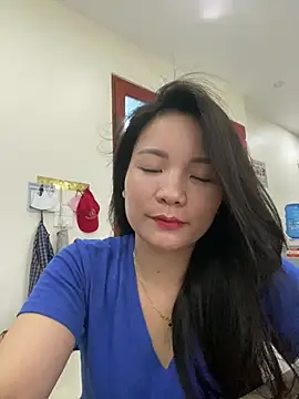 Bee Yellow00 online show from 06.27.26