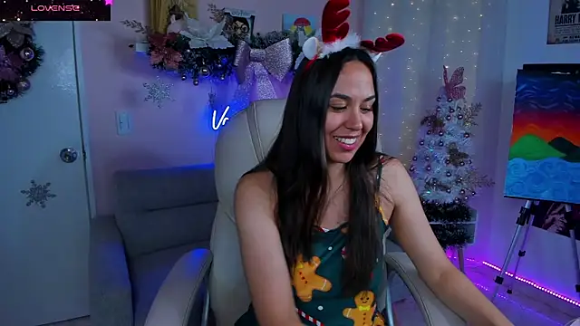 Snapshot of VenusIsLove_ chatting on 12.18.24 VenusIsLove online show from 12.18.24