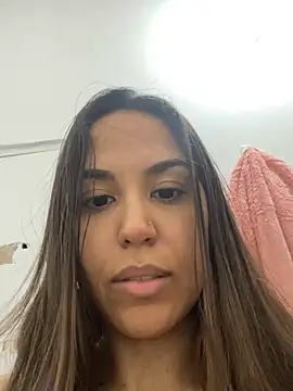 Snapshot of VenusIsLove_ chatting on 12.29.24 VenusIsLove online show from 12.29.24